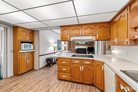 Kitchen - 1417 Longfellow, Temperance, MI 48182 photo 3 of 4
