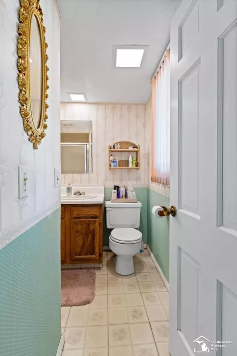 Bath - 1417 Longfellow, Temperance, MI 48182 photo 2 of 4