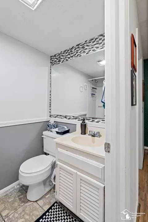 Bath - 1417 Longfellow, Temperance, MI 48182 photo 4 of 4