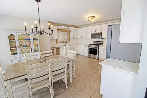 Kitchen - 21175 Briar Rose, Macomb, MI 48044 photo 1 of 6