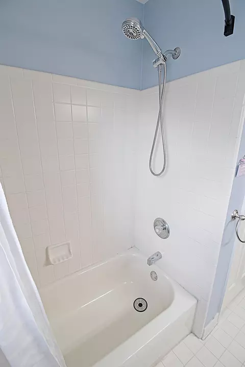 Bath - 21175 Briar Rose, Macomb, MI 48044 photo 10 of 11
