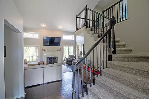 Entry Way - 21175 Briar Rose, Macomb, MI 48044 photo 2 of 9