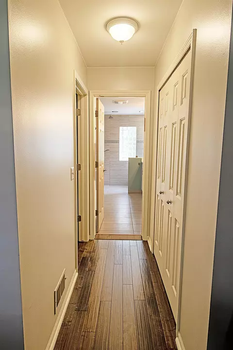 Entry Way - 21175 Briar Rose, Macomb, MI 48044 photo 3 of 9