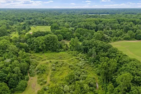 1187 Parks, Wales, MI 48027