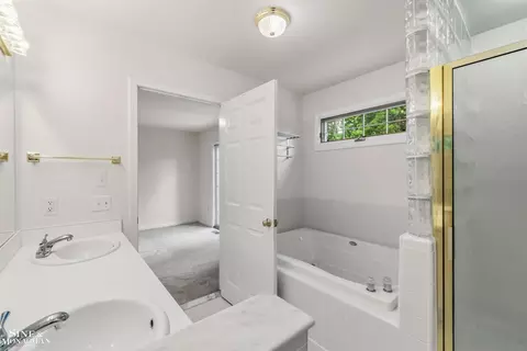 Bath - 20675 Morningside, Grosse Pointe, MI 48236 photo 1 of 5