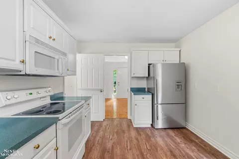 Kitchen - 20675 Morningside, Grosse Pointe, MI 48236 photo 4 of 4