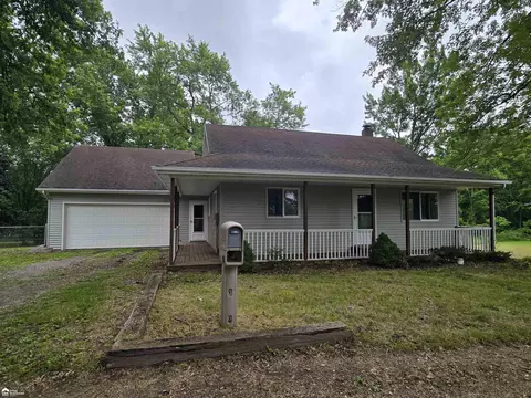 819 W W Smt, Durand, MI 48429