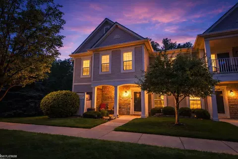 25699 Maritime Cir #BLDG 8, Harrison Township, MI 48045
