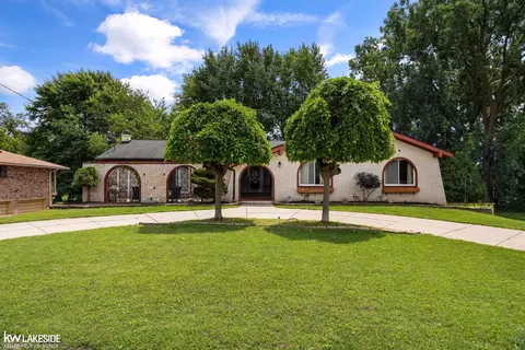 37632 Joanne, Clinton Township, MI 48036