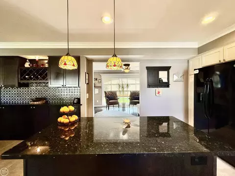 Kitchen - 47043 Sanborn, Macomb, MI 48044 photo 6 of 11
