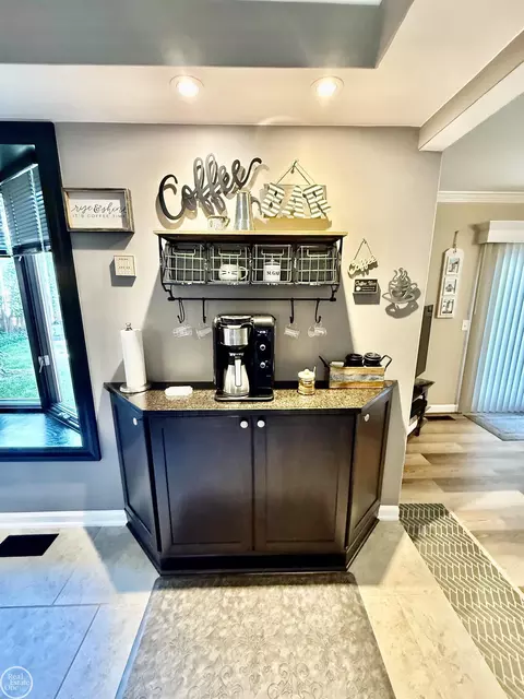 Kitchen - 47043 Sanborn, Macomb, MI 48044 photo 11 of 11