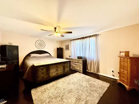 Bedroom - 47043 Sanborn, Macomb, MI 48044 photo 2 of 9