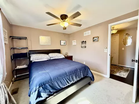 Bedroom - 47043 Sanborn, Macomb, MI 48044 photo 5 of 9