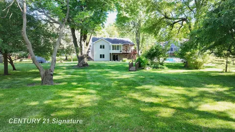 Exterior - 217 Dutch Ml, Flushing, MI 48433 photo 16 of 25