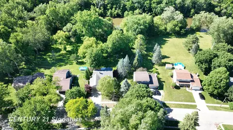 View/Area - 217 Dutch Ml, Flushing, MI 48433 photo 9 of 11