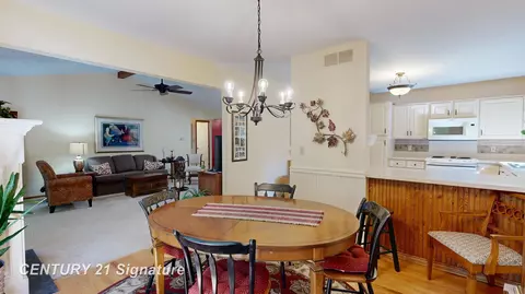 Dining - 217 Dutch Ml, Flushing, MI 48433 photo 2 of 5