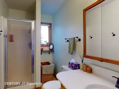 Bath - 217 Dutch Ml, Flushing, MI 48433 photo 1 of 4