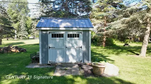 Exterior - 217 Dutch Ml, Flushing, MI 48433 photo 18 of 25