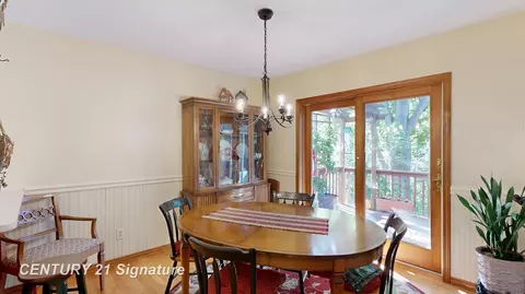 Dining - 217 Dutch Ml, Flushing, MI 48433 photo 1 of 5