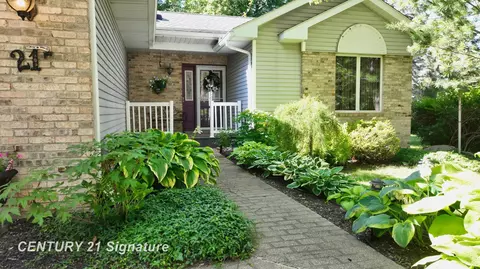Exterior - 217 Dutch Ml, Flushing, MI 48433 photo 9 of 25