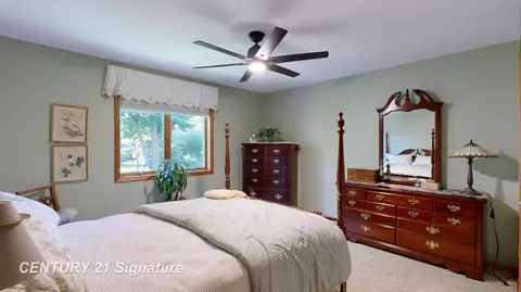 Bedroom - 217 Dutch Ml, Flushing, MI 48433 photo 1 of 3