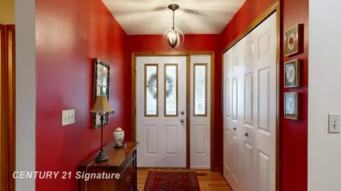 Entry Way - 217 Dutch Ml, Flushing, MI 48433 photo 1 of 3