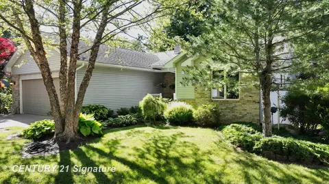 Exterior - 217 Dutch Ml, Flushing, MI 48433 photo 25 of 25