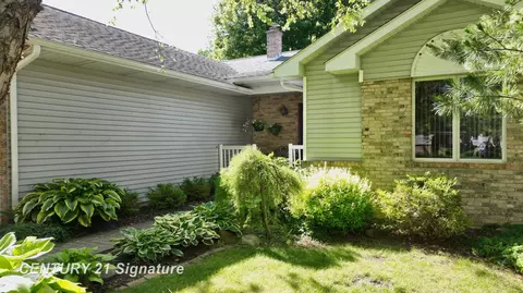 Exterior - 217 Dutch Ml, Flushing, MI 48433 photo 8 of 25