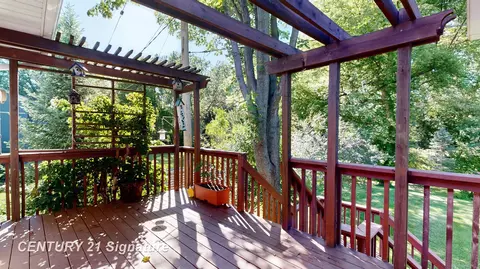 Exterior - 217 Dutch Ml, Flushing, MI 48433 photo 6 of 25