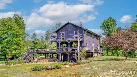 8511 Hyland, Manistique, MI 49854