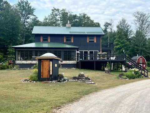 8511 Hyland, Manistique, MI 49854