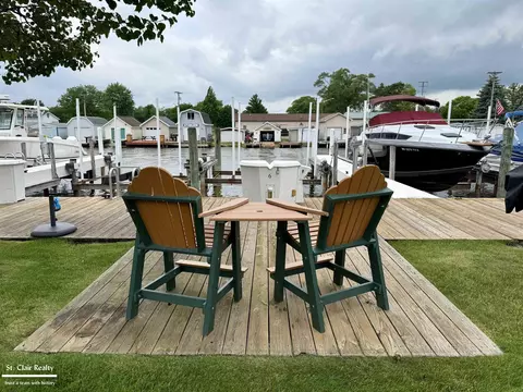 6 Pine Riv, Saint Clair, MI 48079