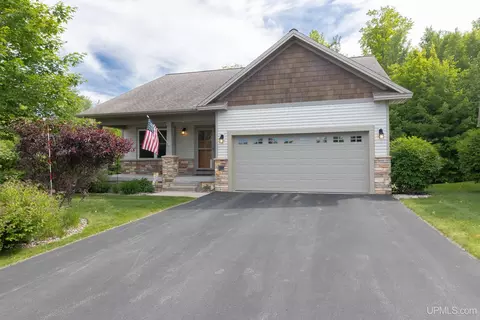 611 Brookstone, Marquette, MI 49855
