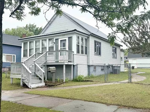 1112 Montana, Gladstone, MI 49837
