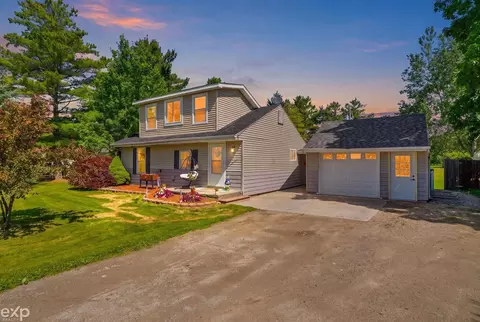 1533 Galbraith Line, Fremont, MI 48097