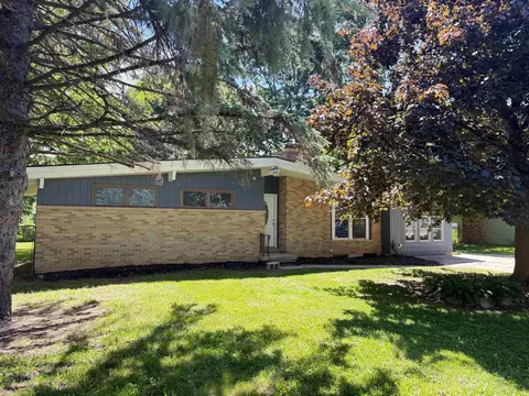 1060 Pawnee, Burton, MI 48509