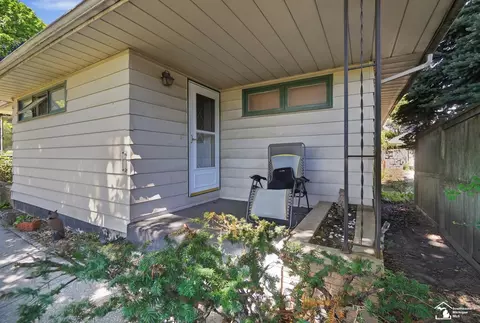 904 Custer, Monroe, MI 48161 photo 4