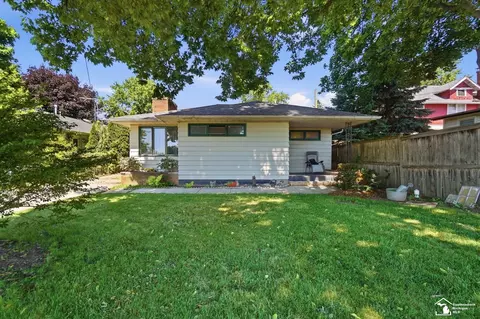 904 Custer, Monroe, MI 48161 photo 1