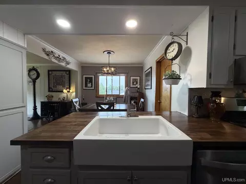 Kitchen - 205 Seilo, Ishpeming, MI 49849 photo 4 of 11