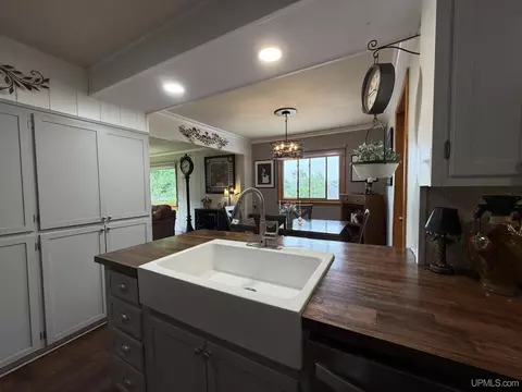 Kitchen - 205 Seilo, Ishpeming, MI 49849 photo 11 of 11