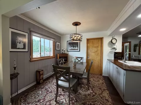 Dining - 205 Seilo, Ishpeming, MI 49849 photo 3 of 7