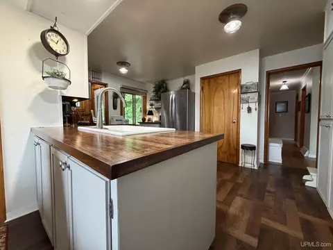 Kitchen - 205 Seilo, Ishpeming, MI 49849 photo 3 of 11