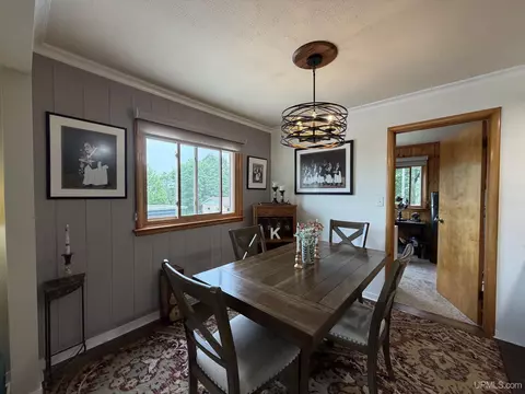 Dining - 205 Seilo, Ishpeming, MI 49849 photo 1 of 7