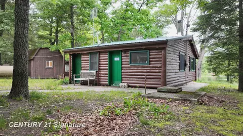 Exterior - 751 E Long Lk, Harrison, MI 48625 photo 2 of 9