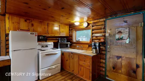 Kitchen - 751 E Long Lk, Harrison, MI 48625 photo 2 of 2