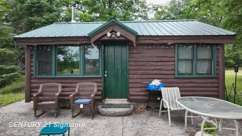 751 E Long Lk, Harrison, MI 48625