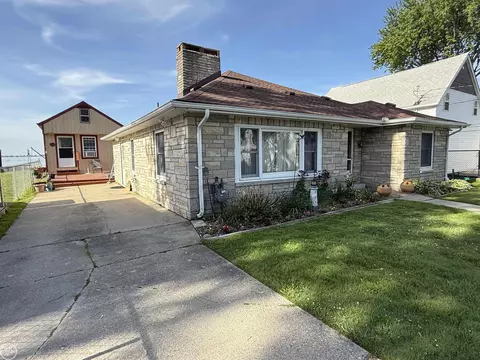 8473 Dixie, Ira, MI 48023
