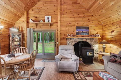 Living - 259 Hatchery, Farwell, MI 48622 photo 2 of 6