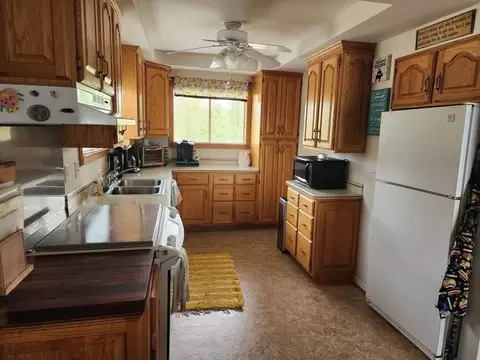 Kitchen - 567 Mary, Harrison, MI 48625 photo 2 of 2
