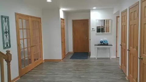 Entry Way - 567 Mary, Harrison, MI 48625 photo 2 of 5